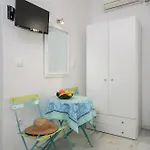 Depis & דירה Naxos City