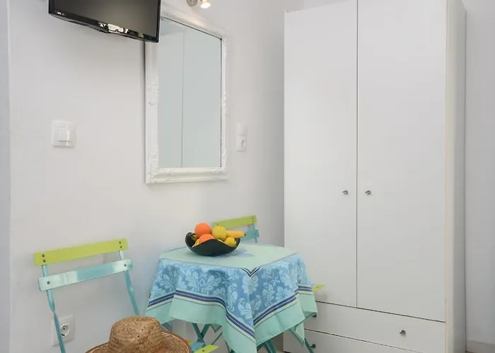 Depis & Apartment Naxos City