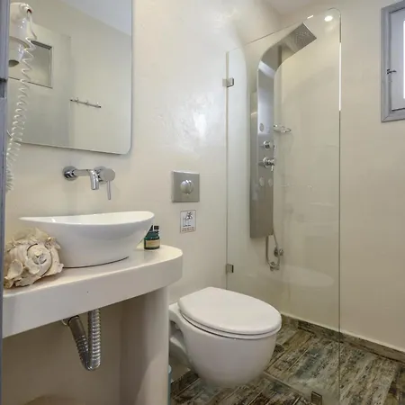 Depis & Daire Naxos City