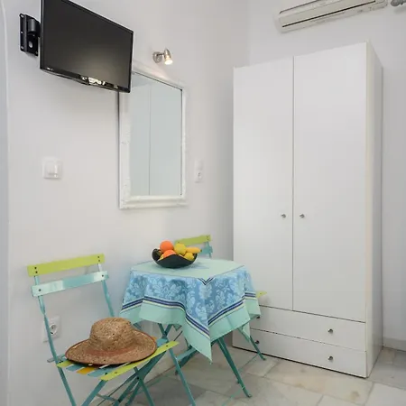 Depis & Daire Naxos City